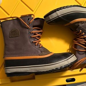 Men’s 7.5 Sorel boots
